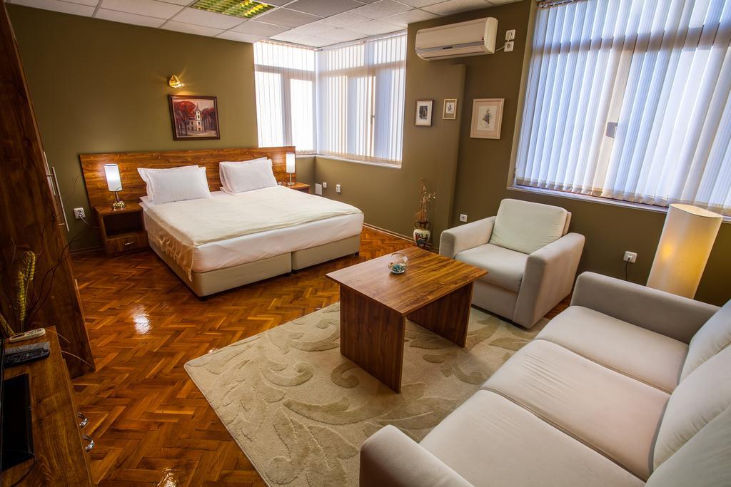 Panorama Top Floor Rooms In Hotel Tundzha Yambol Exterior foto