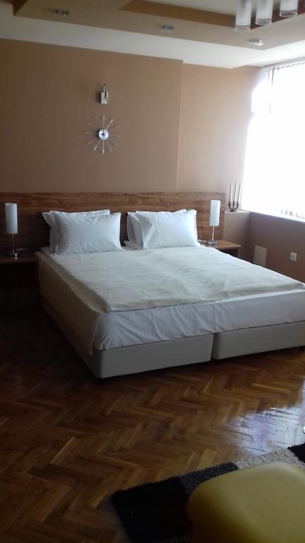 Panorama Top Floor Rooms In Hotel Tundzha Yambol Exterior foto