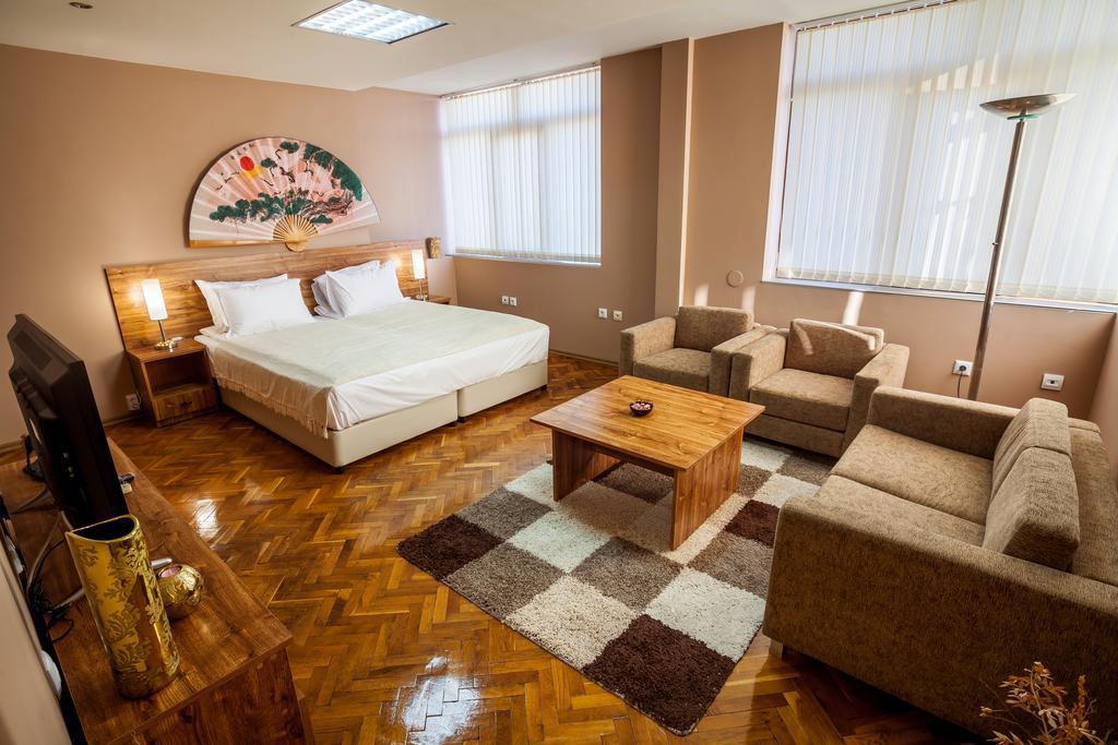 Panorama Top Floor Rooms In Hotel Tundzha Yambol Exterior foto